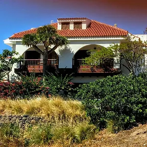 https://casa-terraza-vista-jardin.in-canary-islands.com